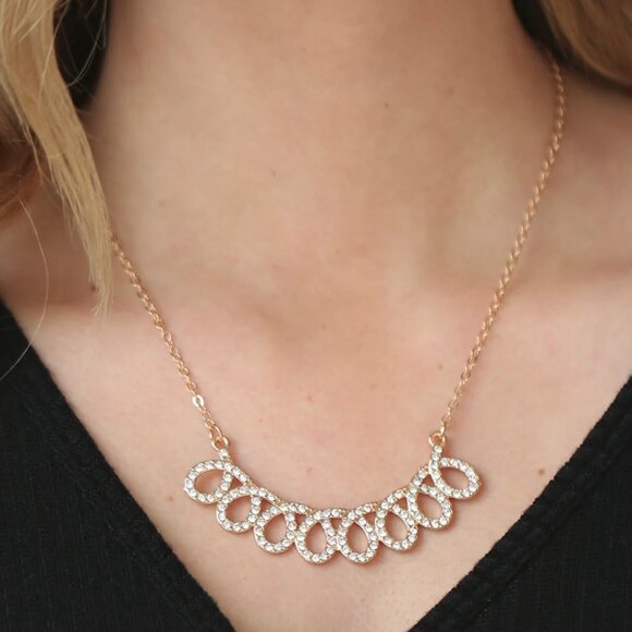 Paparazzi Jewelry Accessories - Timeless Trimmings - Gold Necklace - Vintage - Picture 4 of 6